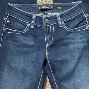 Serfontaine Jeans. Size 25. Soft, stretchy, white stitch.